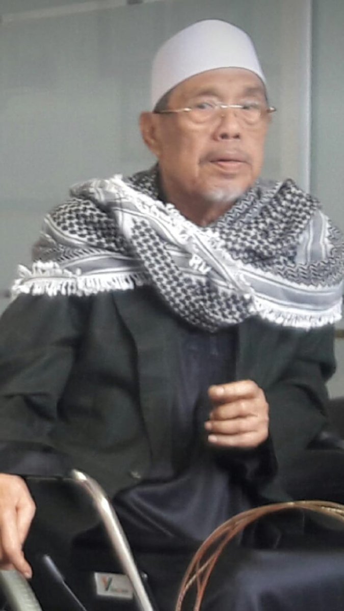 Yai Tolchah: Sang Guru Social Finance, Mengajarkan Survival Spiritual dan Cinta Altruistik
