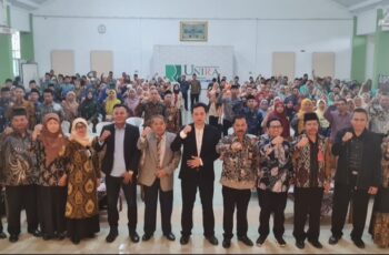 Sesi Foto Bersama pada Workshop “Peningkatan Kompetensi Pendidik Dalam Penerapan Kurikulum Merdeka Bagi Guru Pendidikan Agama Islam Kab. Malang”