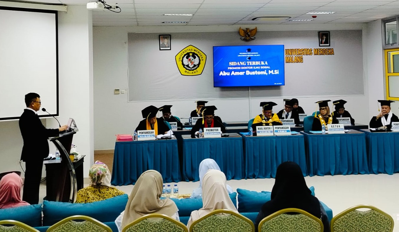 Kaji Literasi Media Sosial di Pesantren, Rektor UNU Pasuruan Raih Doktor